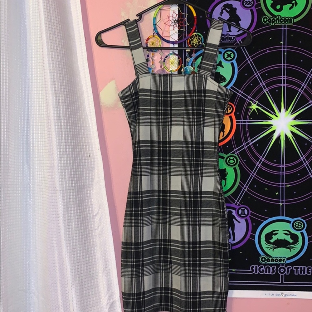 plaid mini dress v